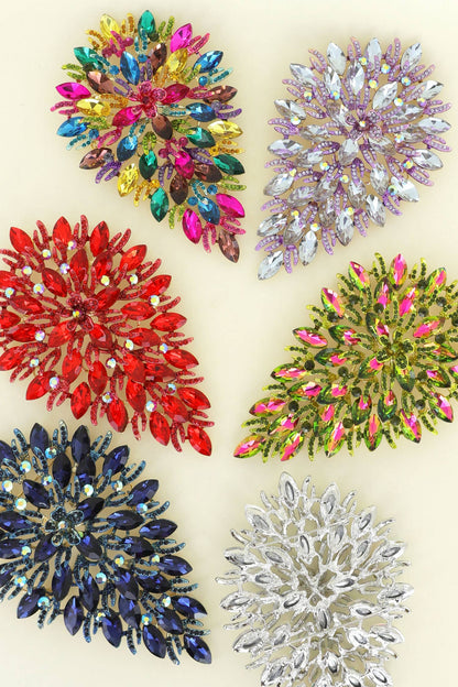 CLASSY LEAF BROOCH